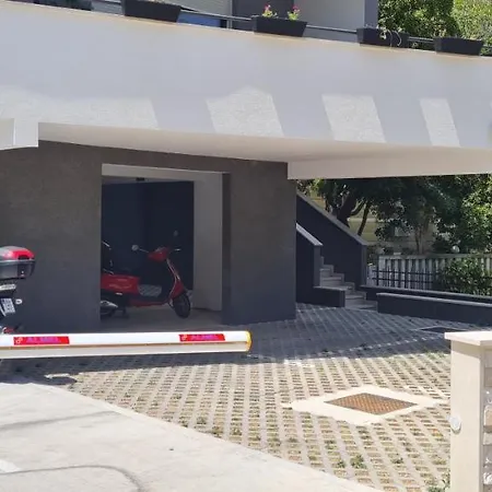 Διαμέρισμα Free Parking Marli 4 - With Private Entrance -