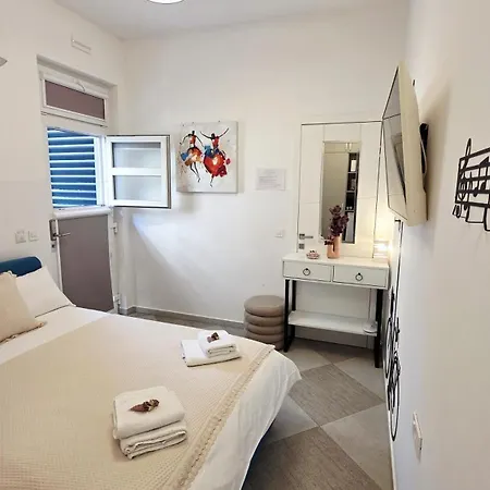 Free Parking Marli 4 - With Private Entrance - Apartman *