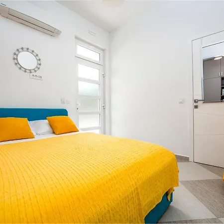 Free Parking Marli 4 - With Private Entrance - Apartman *